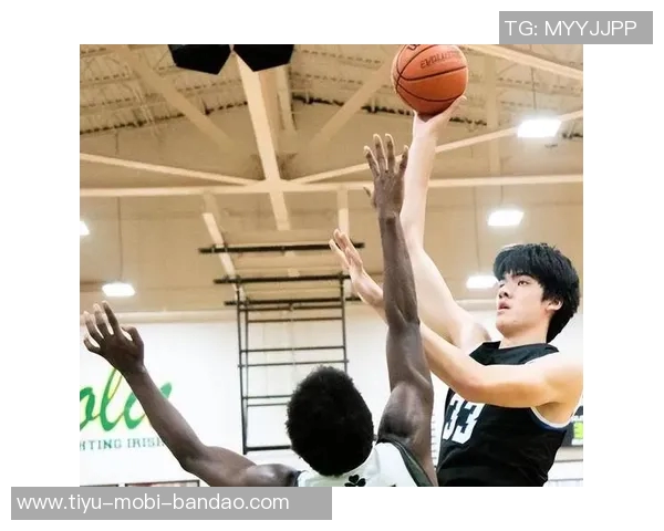 里斯压哨三分绝杀全场杨瀚森高举庆祝展现强大团队精神 里斯压哨三分绝杀全场杨瀚森高举庆祝展现强大团队精神