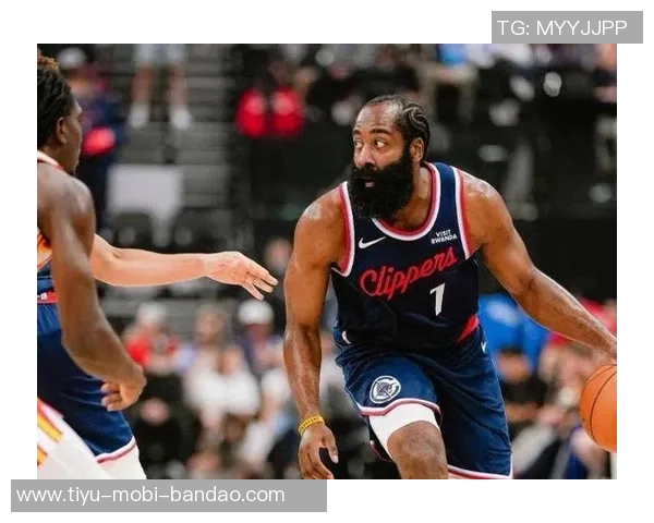 哈登上半场表现抢眼第二节独取14分助球队逆转局势